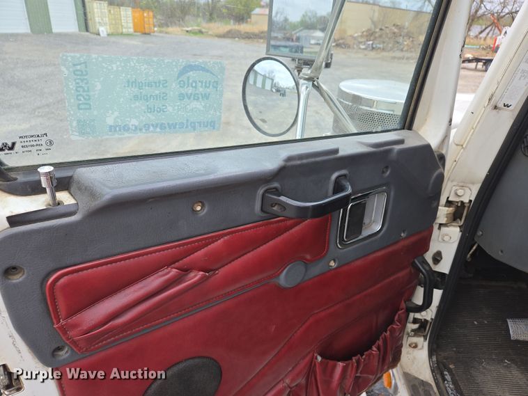 image for item DS5367 2007 Western Star 4900 semi truck