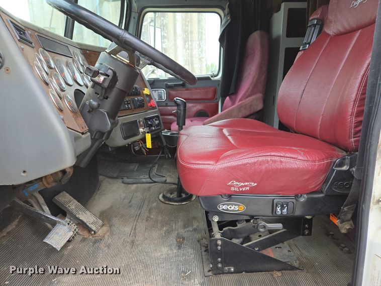 image for item DS5367 2007 Western Star 4900 semi truck