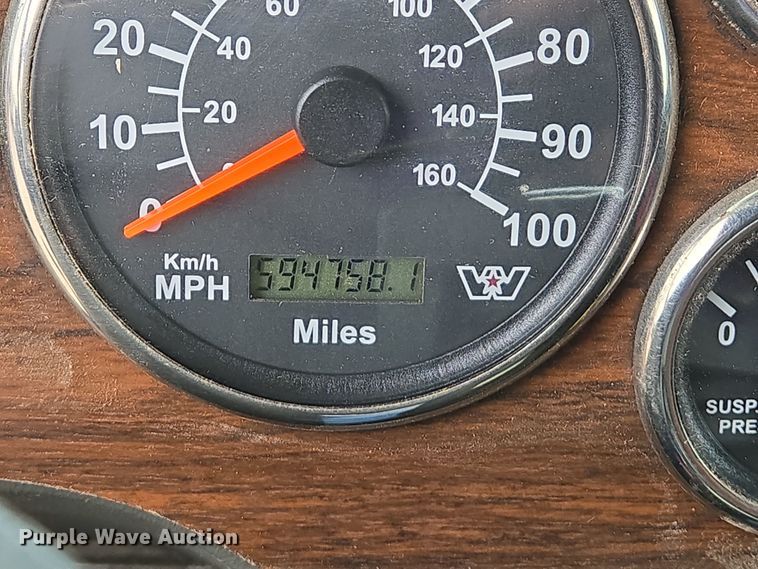 image for item DS5367 2007 Western Star 4900 semi truck