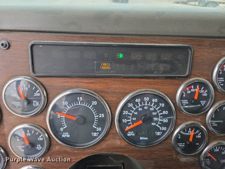 image for item DS5367 2007 Western Star 4900 semi truck