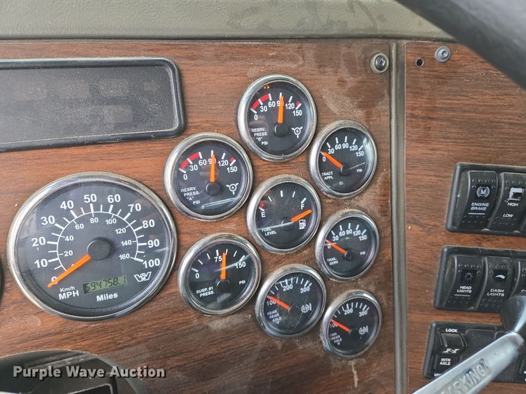 image for item DS5367 2007 Western Star 4900 semi truck