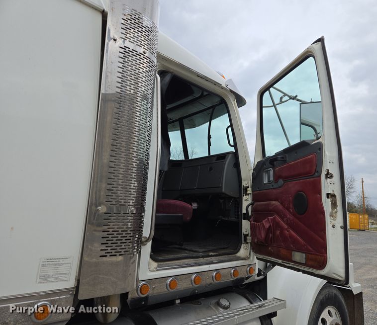 image for item DS5367 2007 Western Star 4900 semi truck