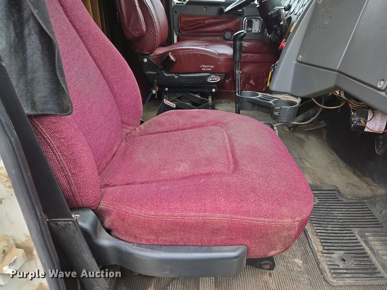 image for item DS5367 2007 Western Star 4900 semi truck