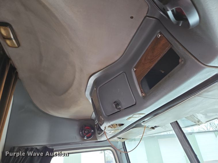 image for item DS5367 2007 Western Star 4900 semi truck