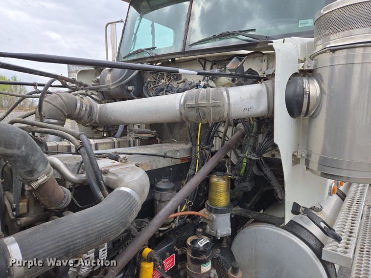 image for item DS5367 2007 Western Star 4900 semi truck