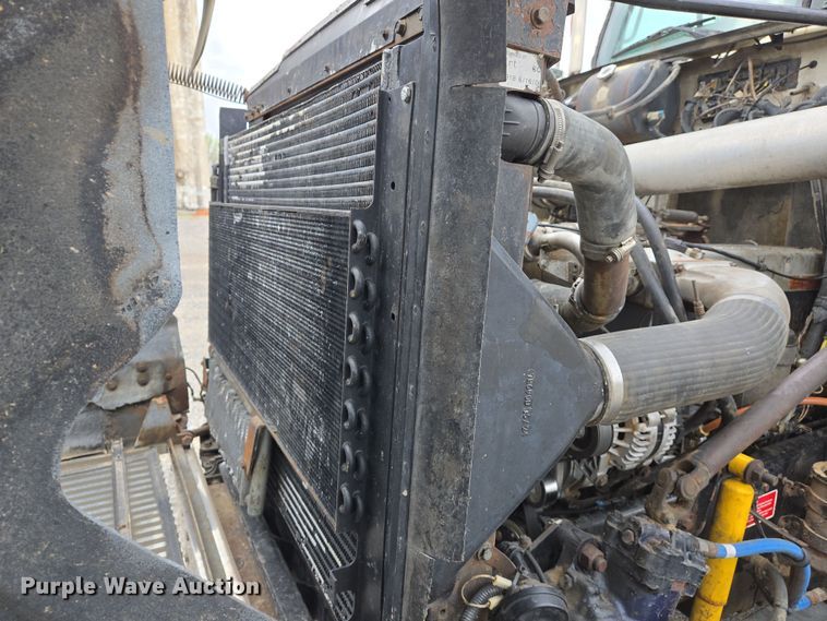 image for item DS5367 2007 Western Star 4900 semi truck