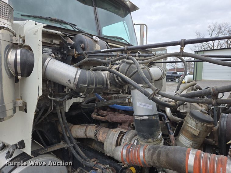 image for item DS5367 2007 Western Star 4900 semi truck