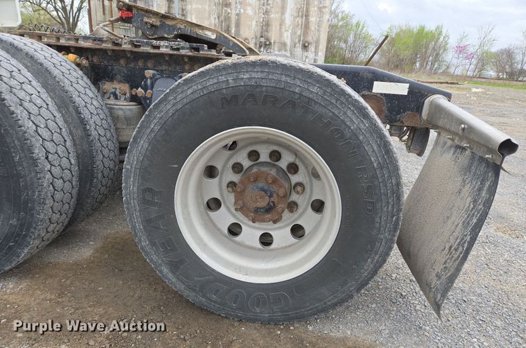 image for item DS5367 2007 Western Star 4900 semi truck