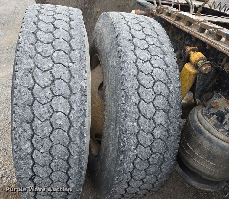 image for item DS5367 2007 Western Star 4900 semi truck