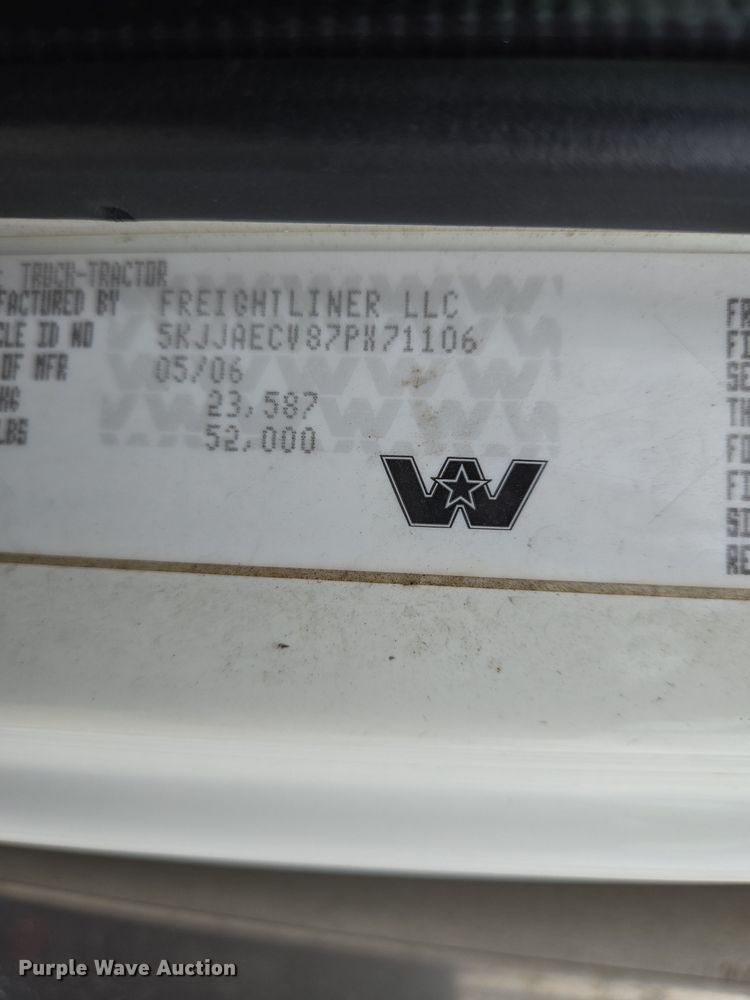 image for item DS5367 2007 Western Star 4900 semi truck