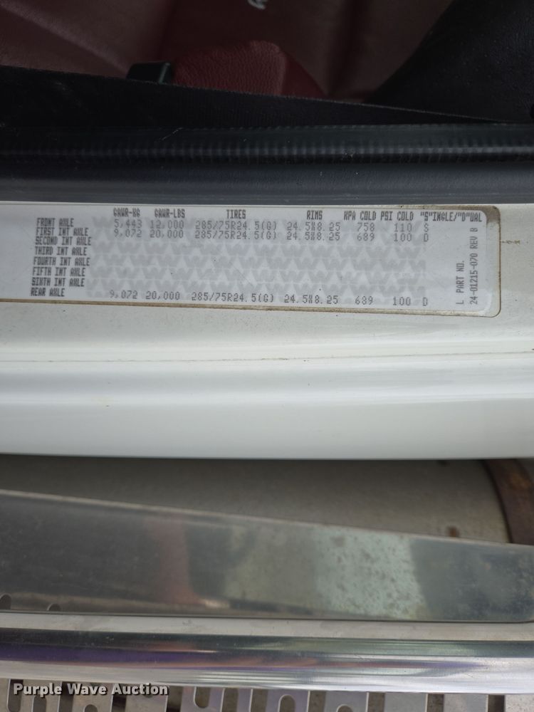 image for item DS5367 2007 Western Star 4900 semi truck