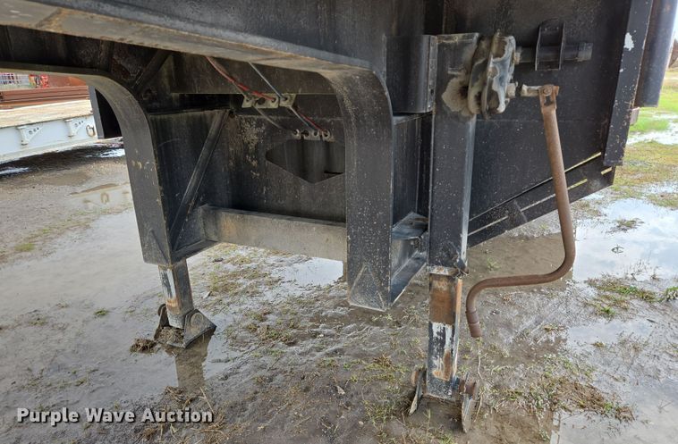 image for item DT4767 1994 Fontaine drop deck trailer