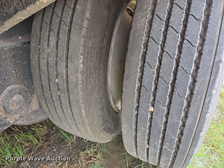 image for item DT4767 1994 Fontaine drop deck trailer