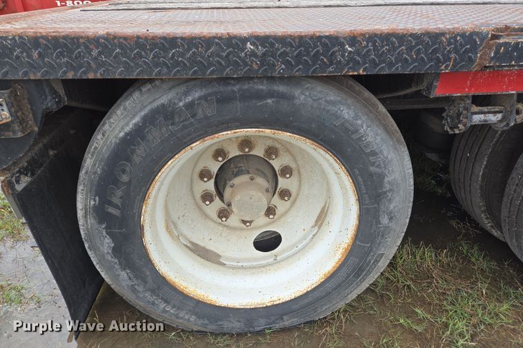 image for item DT4767 1994 Fontaine drop deck trailer