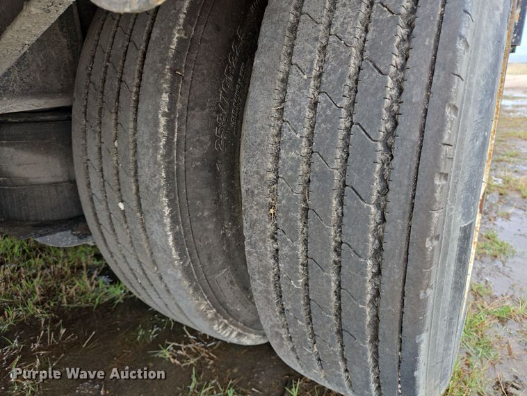 image for item DT4767 1994 Fontaine drop deck trailer