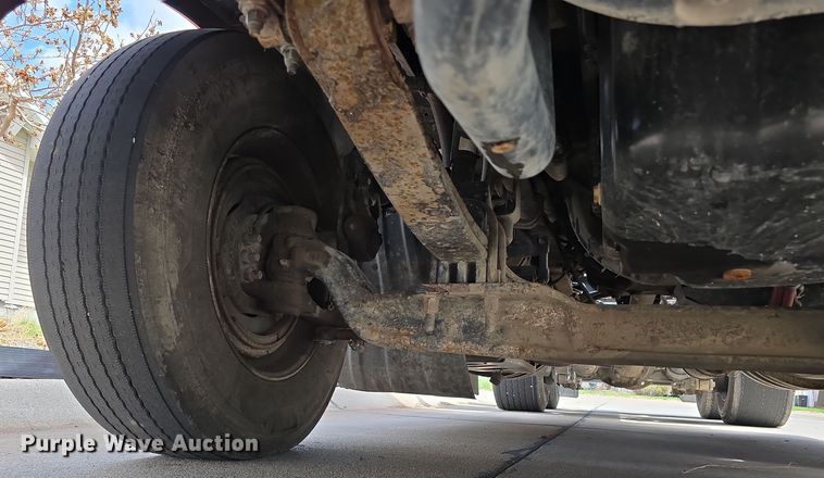 image for item DT6793 2015 Kenworth T680 semi truck