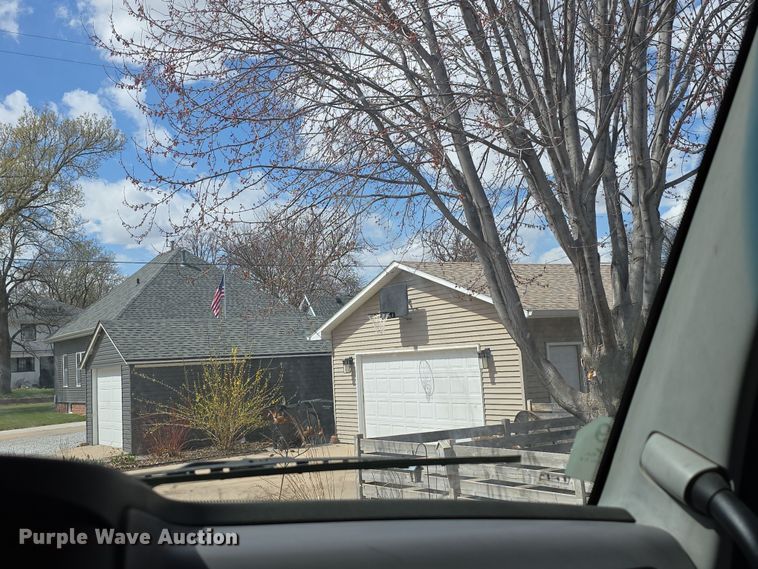 image for item DT6793 2015 Kenworth T680 semi truck