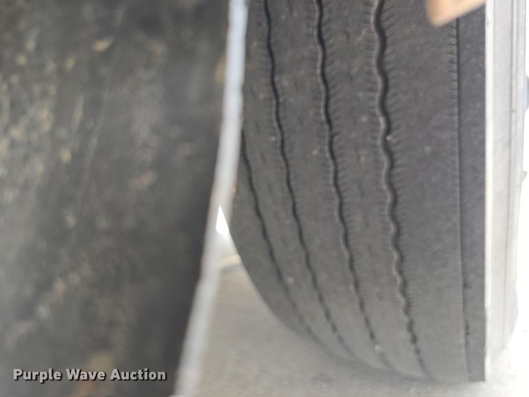 image for item DT6793 2015 Kenworth T680 semi truck