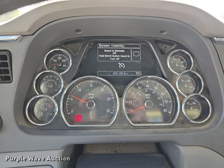 image for item DT6796 2016 Peterbilt 567 semi truck