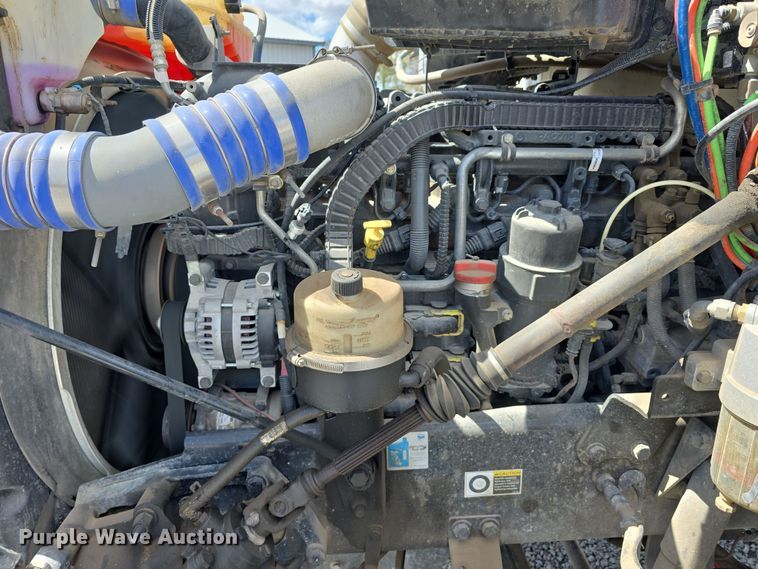 image for item DT6796 2016 Peterbilt 567 semi truck