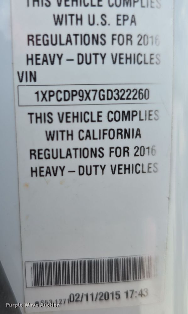 image for item DT6796 2016 Peterbilt 567 semi truck