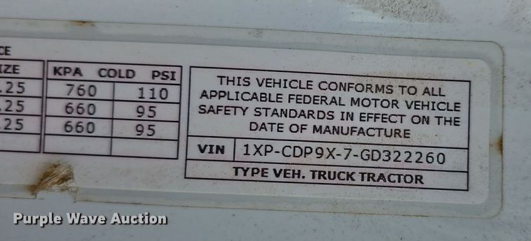 image for item DT6796 2016 Peterbilt 567 semi truck