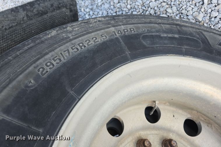 image for item DT6797 2008 Wilson Trailer Sales Road Brute CF-900 flatbed trailer