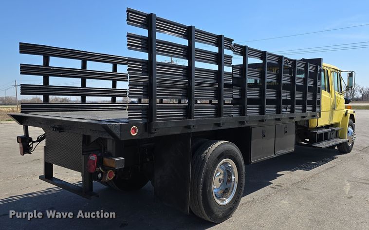 image for item DT6798 2005 Freightliner FL70 Crew Cab flatbed truck