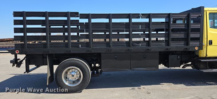 image for item DT6798 2005 Freightliner FL70 Crew Cab flatbed truck