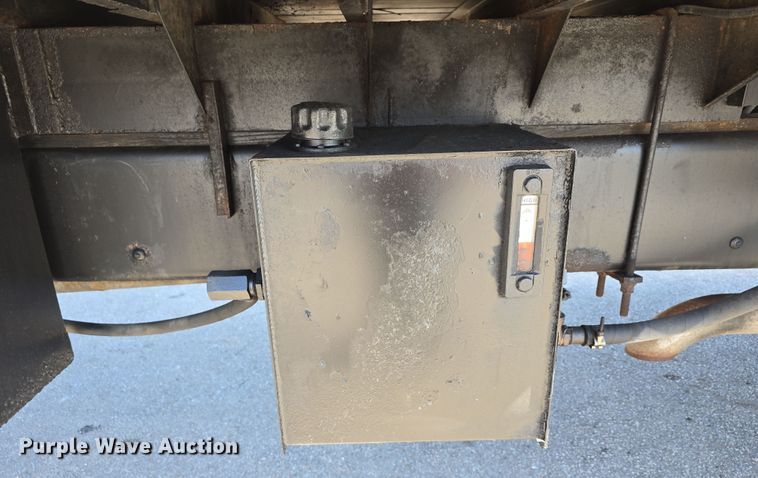 image for item DT6798 2005 Freightliner FL70 Crew Cab flatbed truck