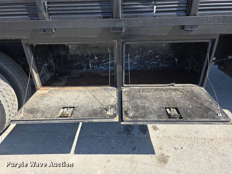 image for item DT6798 2005 Freightliner FL70 Crew Cab flatbed truck