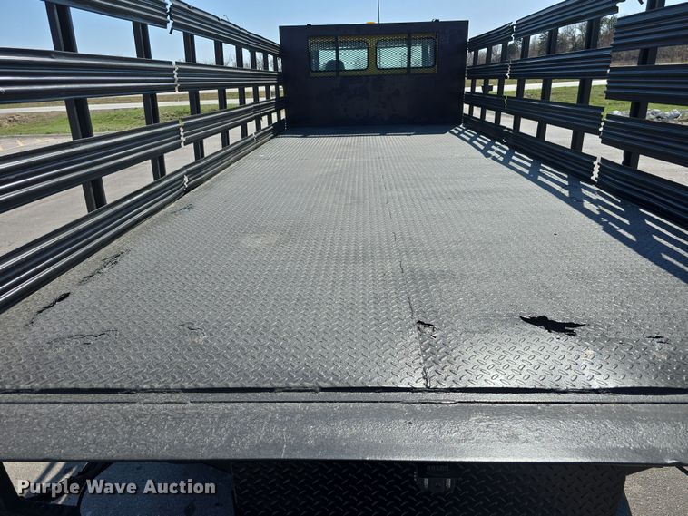 image for item DT6798 2005 Freightliner FL70 Crew Cab flatbed truck