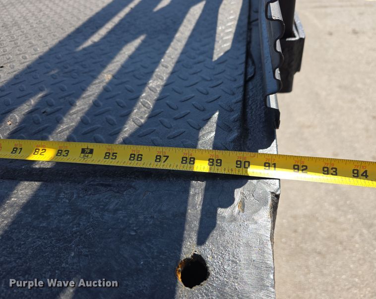 image for item DT6798 2005 Freightliner FL70 Crew Cab flatbed truck