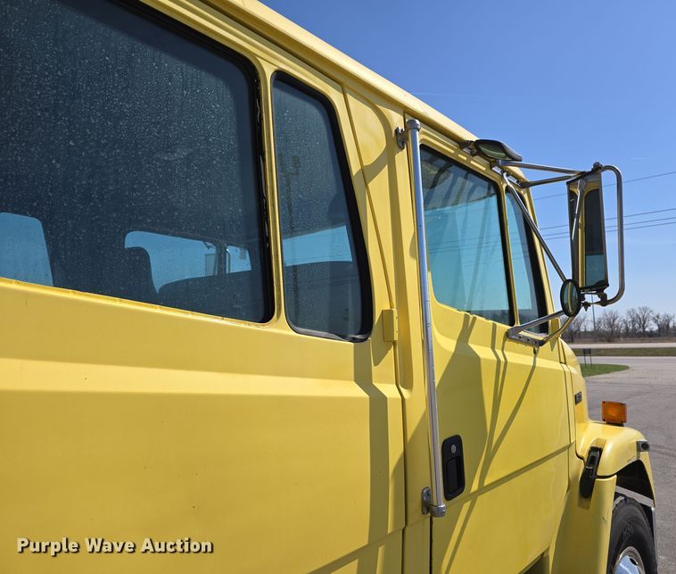 image for item DT6798 2005 Freightliner FL70 Crew Cab flatbed truck