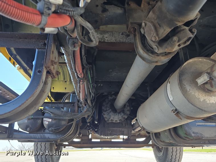 image for item DT6798 2005 Freightliner FL70 Crew Cab flatbed truck