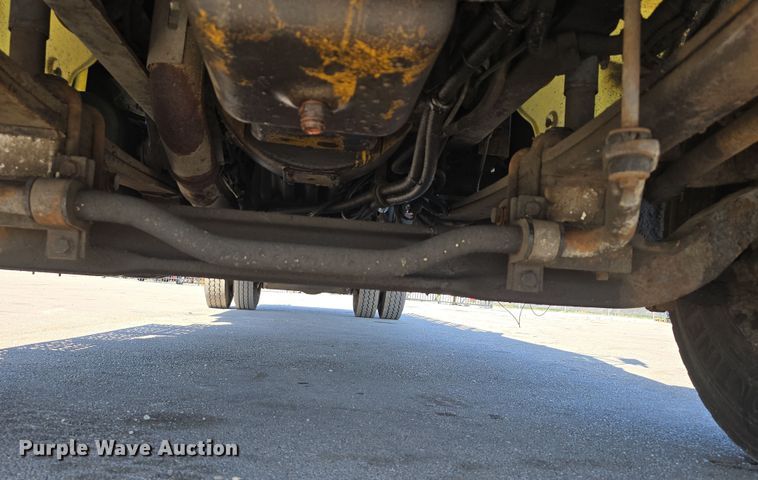 image for item DT6798 2005 Freightliner FL70 Crew Cab flatbed truck