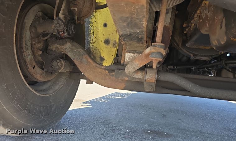 image for item DT6798 2005 Freightliner FL70 Crew Cab flatbed truck