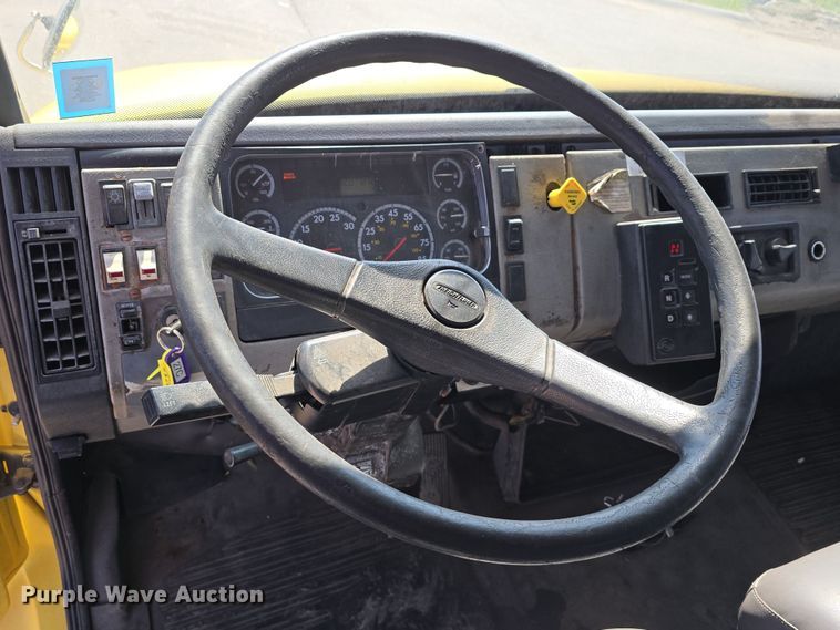 image for item DT6798 2005 Freightliner FL70 Crew Cab flatbed truck