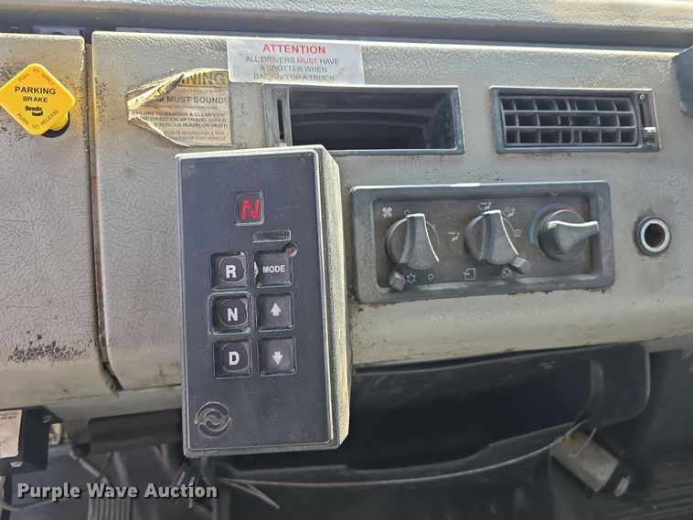 image for item DT6798 2005 Freightliner FL70 Crew Cab flatbed truck