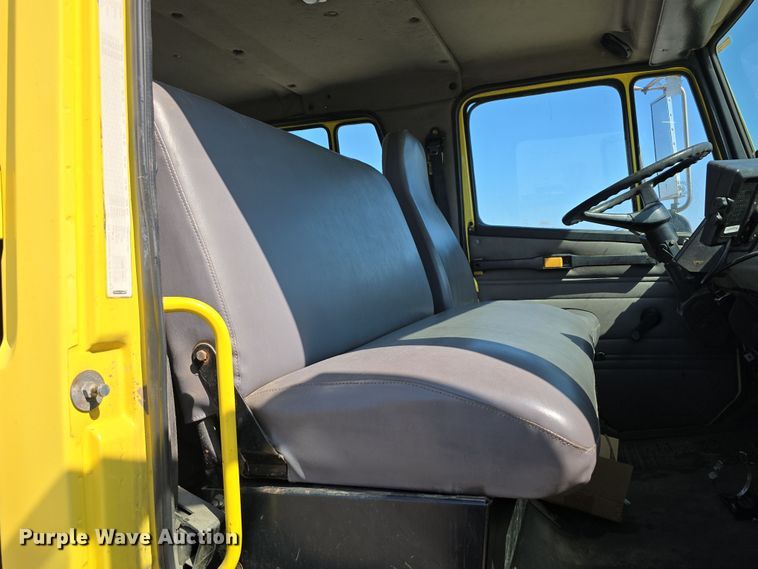 image for item DT6798 2005 Freightliner FL70 Crew Cab flatbed truck