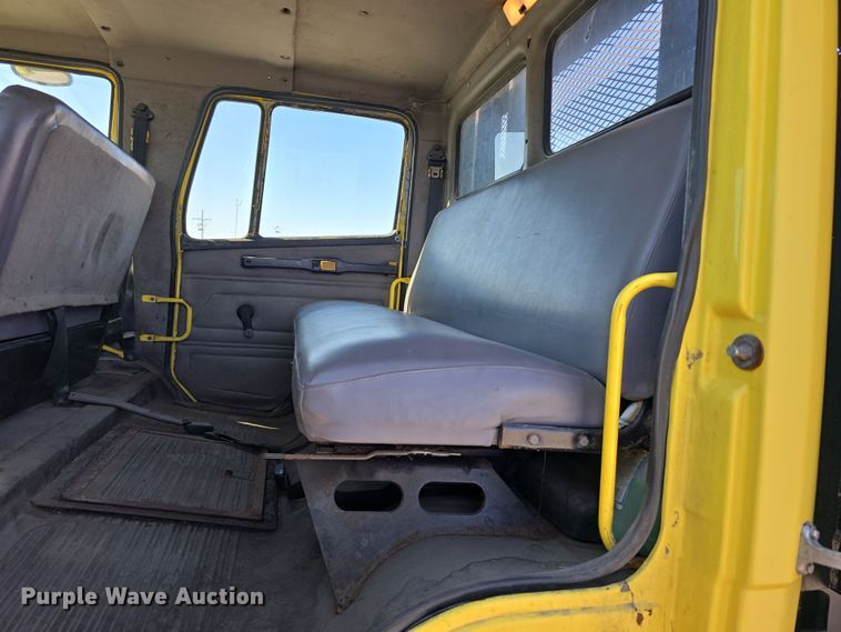 image for item DT6798 2005 Freightliner FL70 Crew Cab flatbed truck