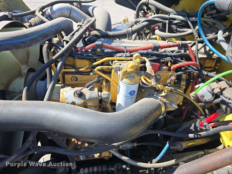 image for item DT6798 2005 Freightliner FL70 Crew Cab flatbed truck