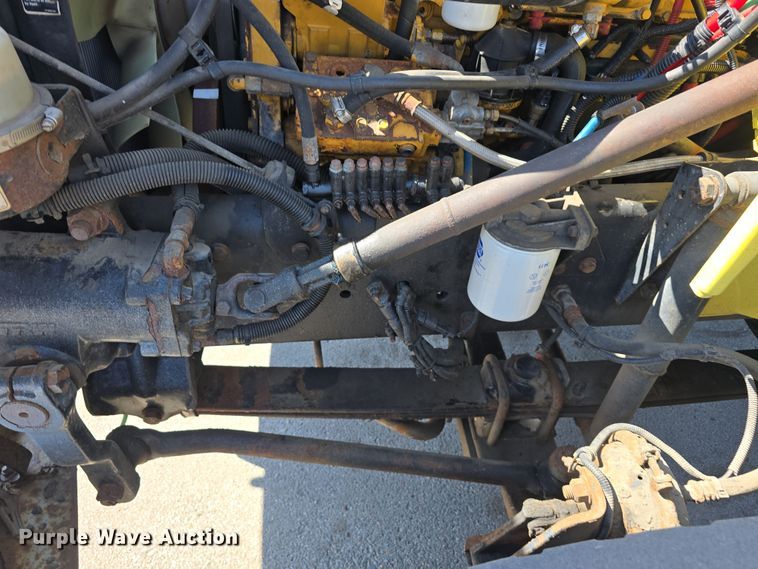 image for item DT6798 2005 Freightliner FL70 Crew Cab flatbed truck