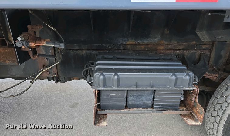 image for item DT6800 2013 International DuraStar 4300 flatbed truck