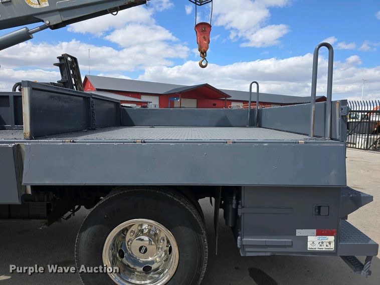 image for item DT6800 2013 International DuraStar 4300 flatbed truck