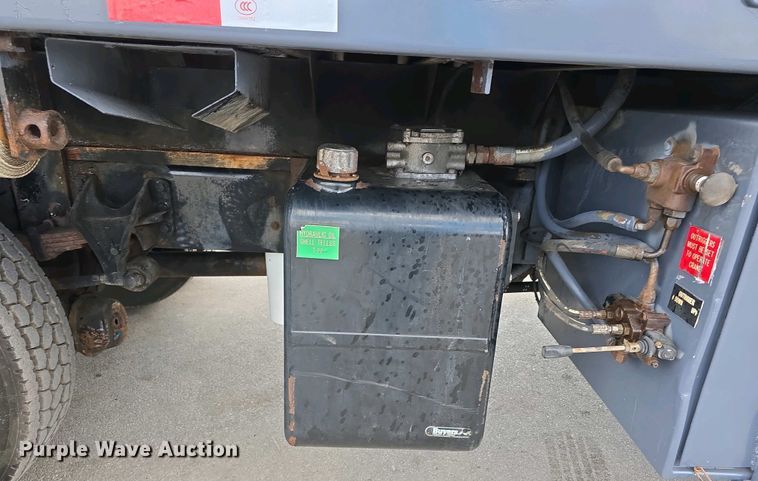 image for item DT6800 2013 International DuraStar 4300 flatbed truck