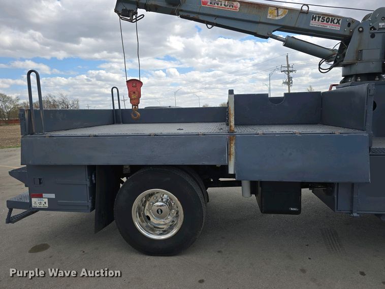 image for item DT6800 2013 International DuraStar 4300 flatbed truck