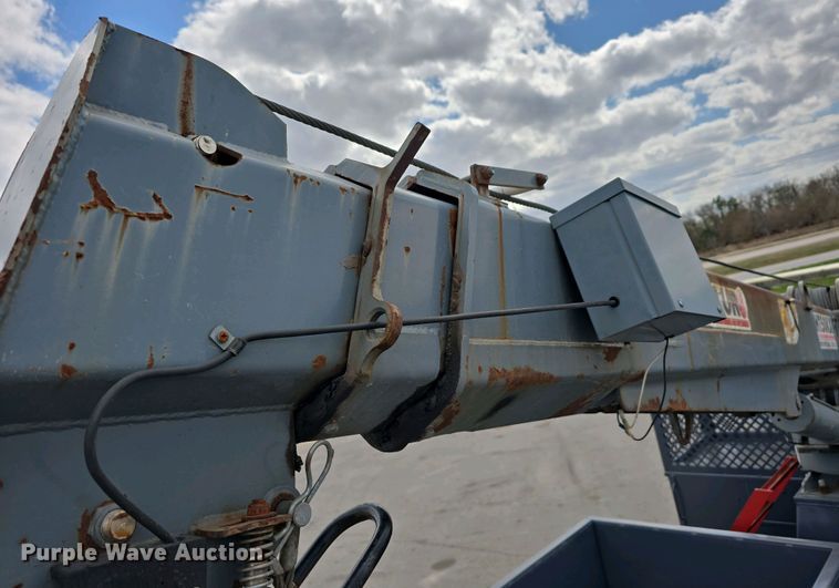 image for item DT6800 2013 International DuraStar 4300 flatbed truck