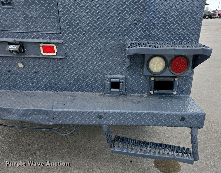 image for item DT6800 2013 International DuraStar 4300 flatbed truck