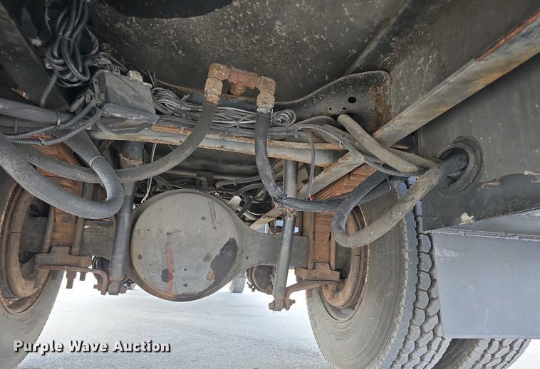 image for item DT6800 2013 International DuraStar 4300 flatbed truck